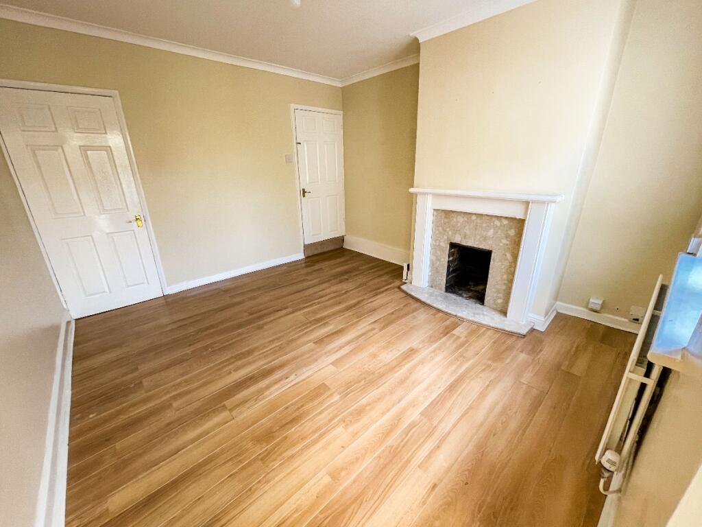 2 bedroom semidetached house for sale in Moss Grove, Kingswinford, DY6