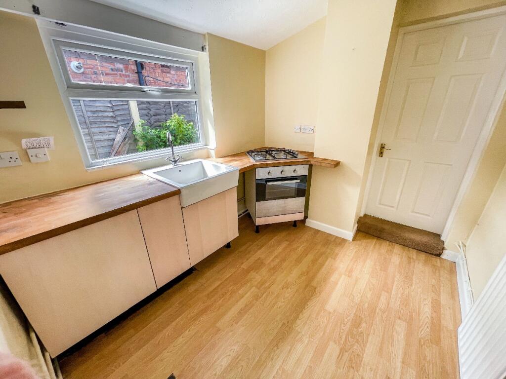 2 bedroom semidetached house for sale in Moss Grove, Kingswinford, DY6