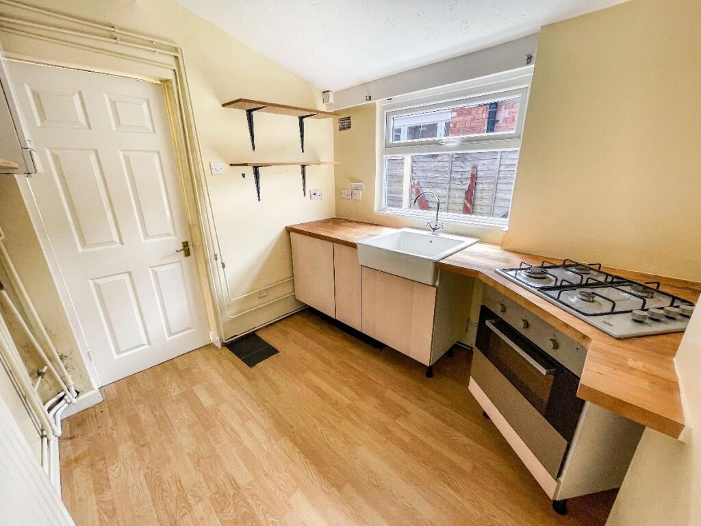 2 bedroom semidetached house for sale in Moss Grove, Kingswinford, DY6