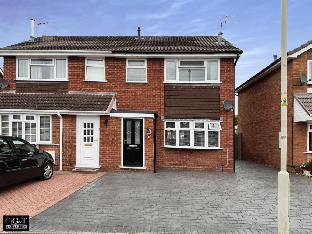 3 bedroom semidetached house for sale in Marine Crescent, Stourbridge, DY8