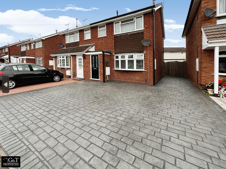 3 bedroom semidetached house for sale in Marine Crescent, Stourbridge, DY8