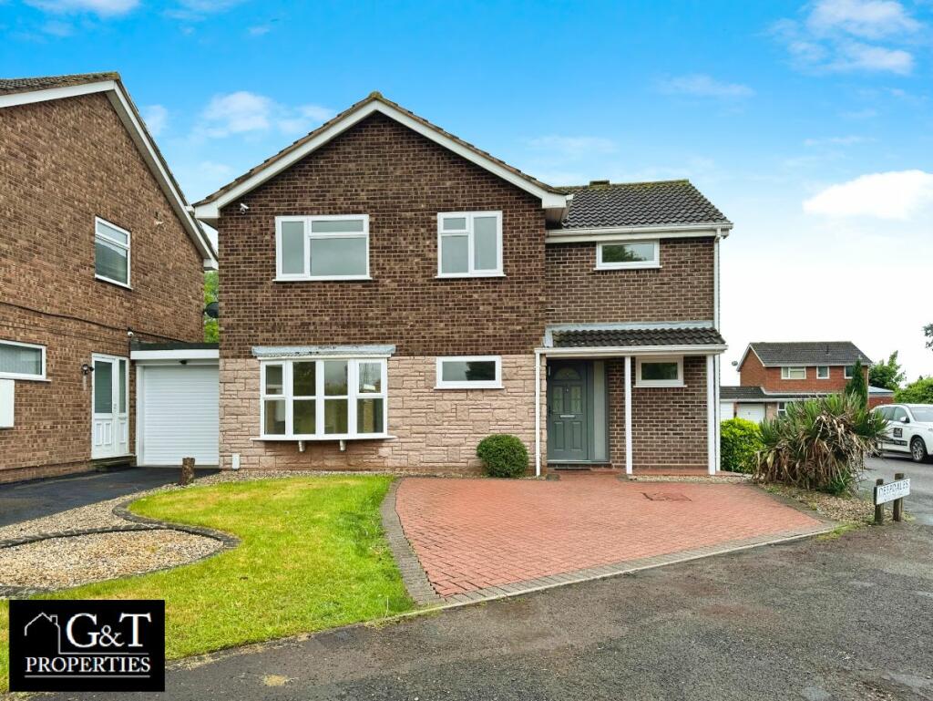 4 bedroom detached house for sale in The Meadlands, Wombourne