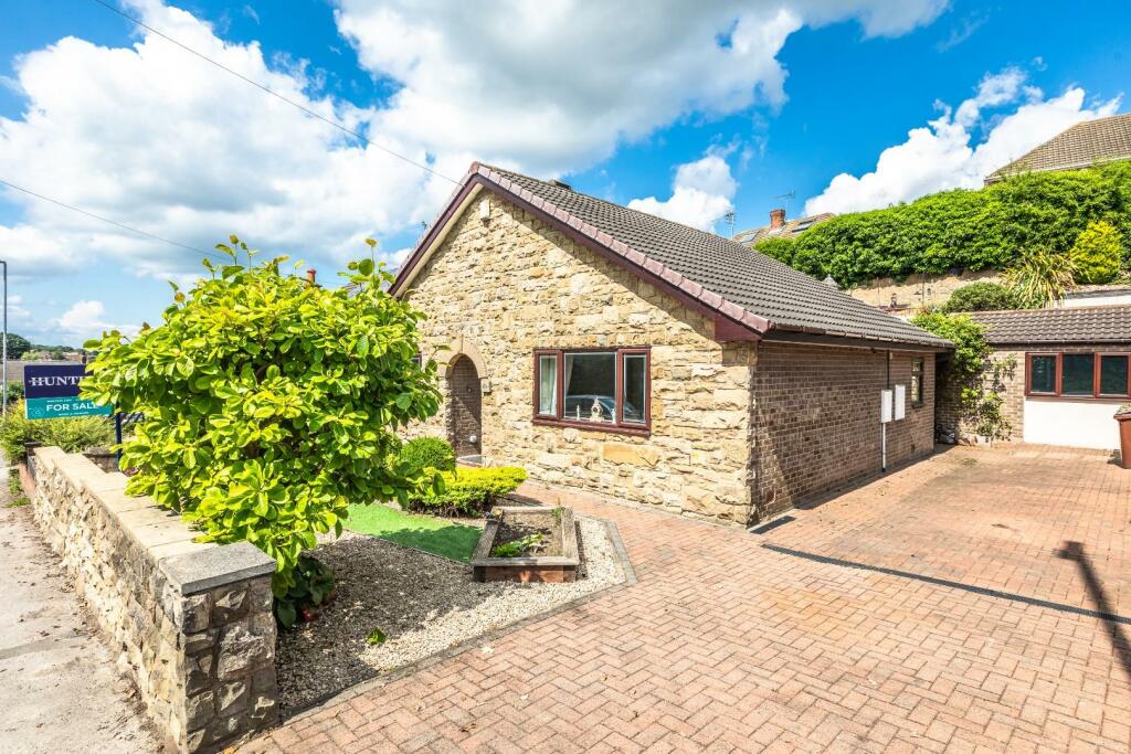 2 bedroom semidetached bungalow for sale in Ferrybridge Road, Pontefract, WF8