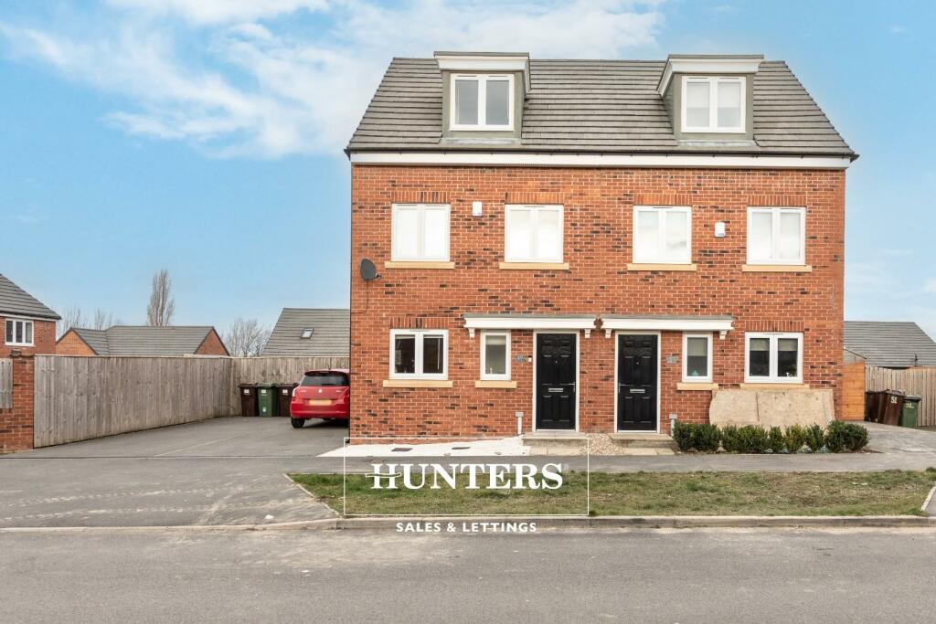 3 bedroom semidetached house for sale in Haydock Avenue, Castleford, WF10