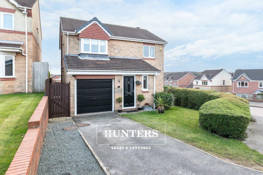 4 bedroom detached house for sale in Cookson Close, Castleford, WF10