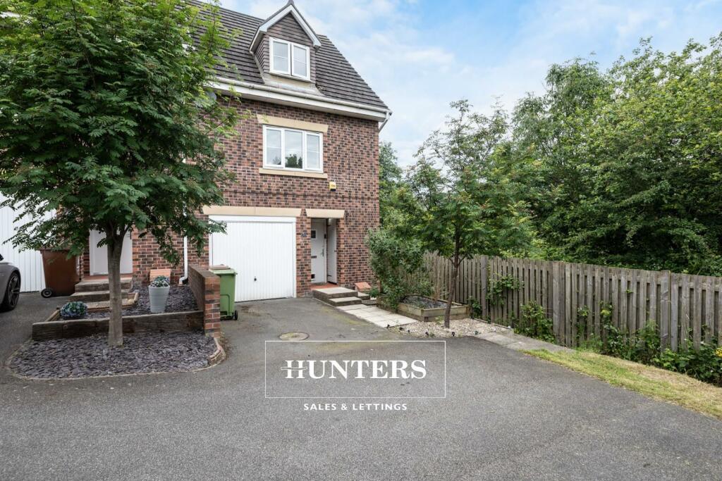 3 bedroom house for sale in Kingfisher Court, Castleford, WF10