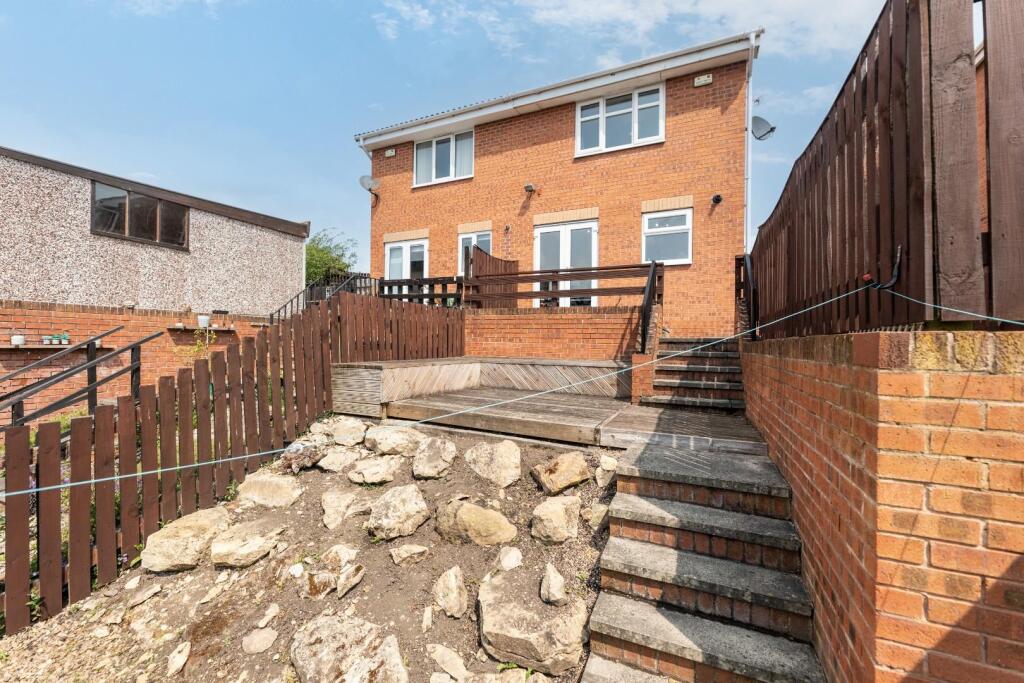Main image of property: Waterfall Fold, Pontefract