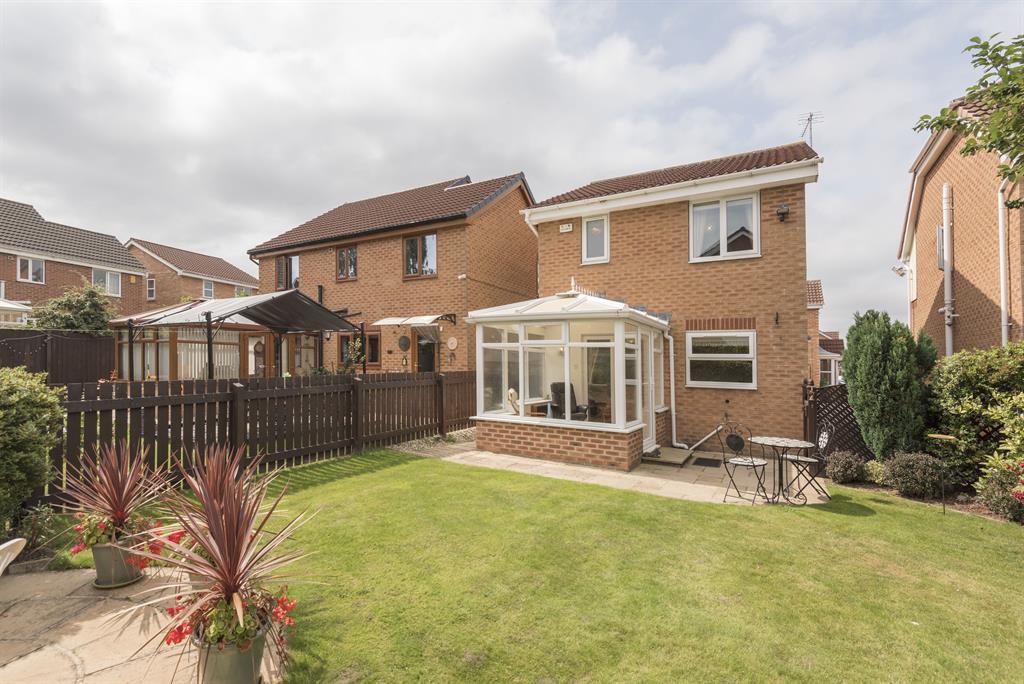 3 bedroom detached house for sale in Lovell View, Crofton, Wakefield