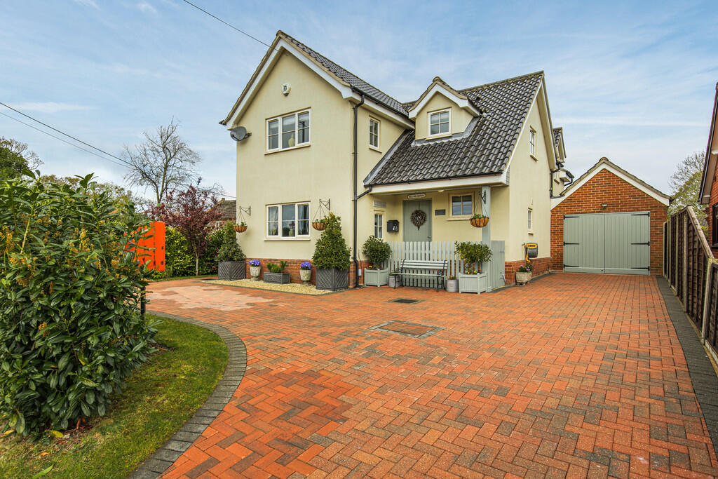 3 bedroom detached house for sale in Ovington, IP25