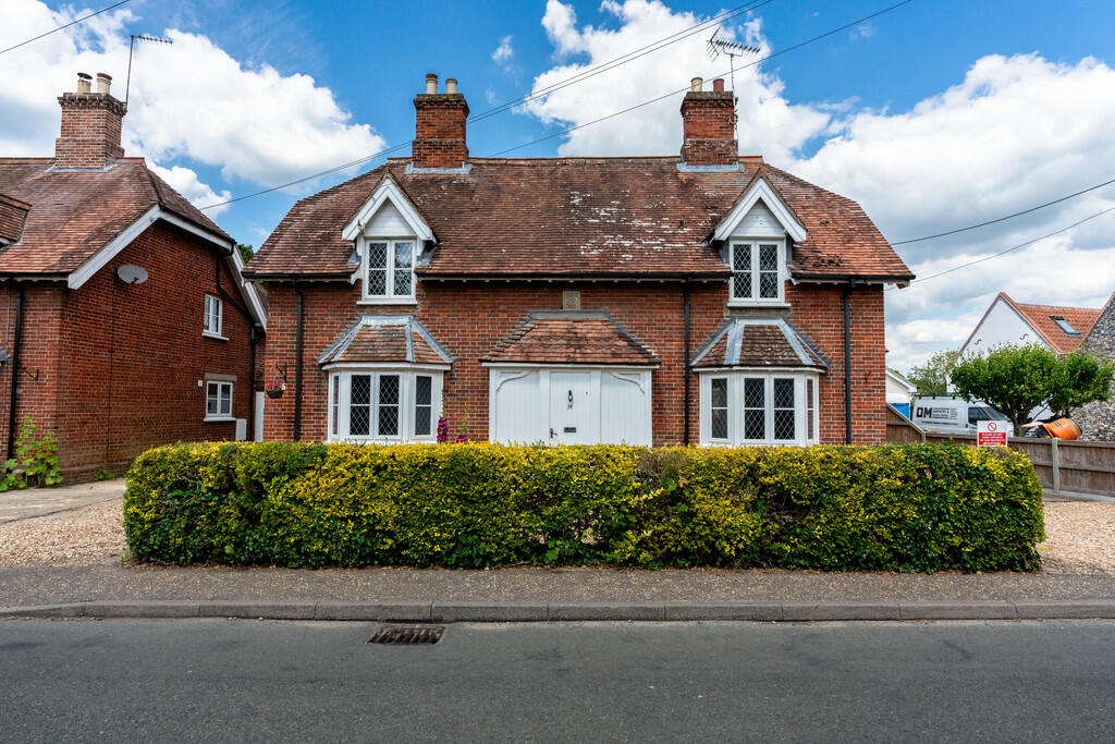 5 bedroom detached house for sale in Mundford, IP26
