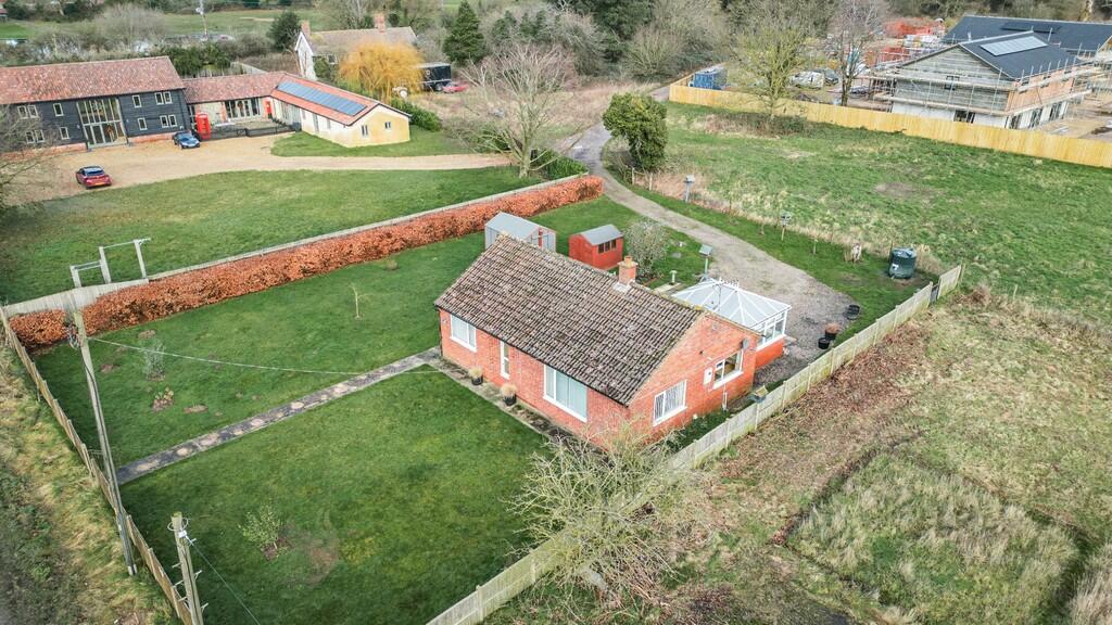 2 bedroom detached bungalow for sale in Stow Bedon, NR17