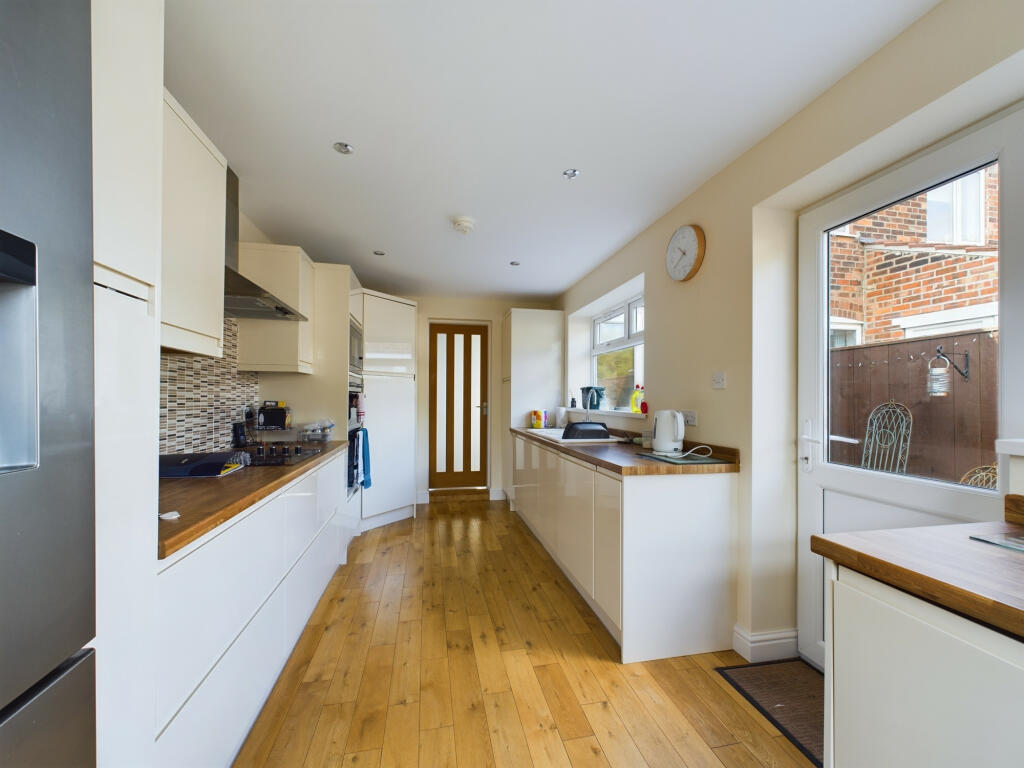 3 bedroom terraced house for sale in Etherington Drive, Hull, HU6