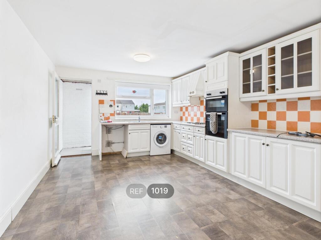 Main image of property: 155 Aberdovey Close, Bransholme, Hull, HU7 5DF