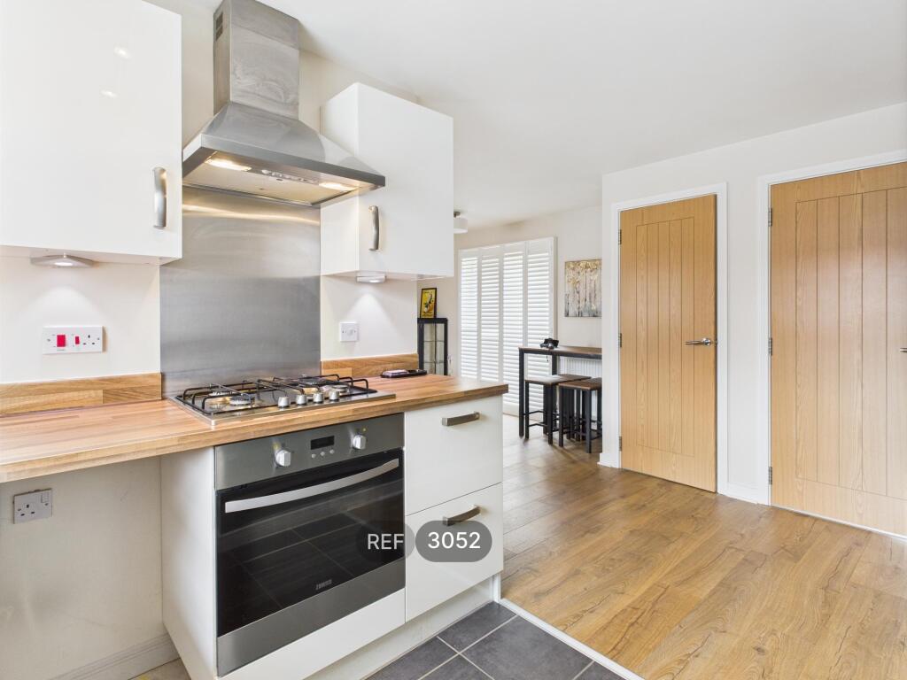 Main image of property: 4 Abbey Lane, Kingswood, HU7