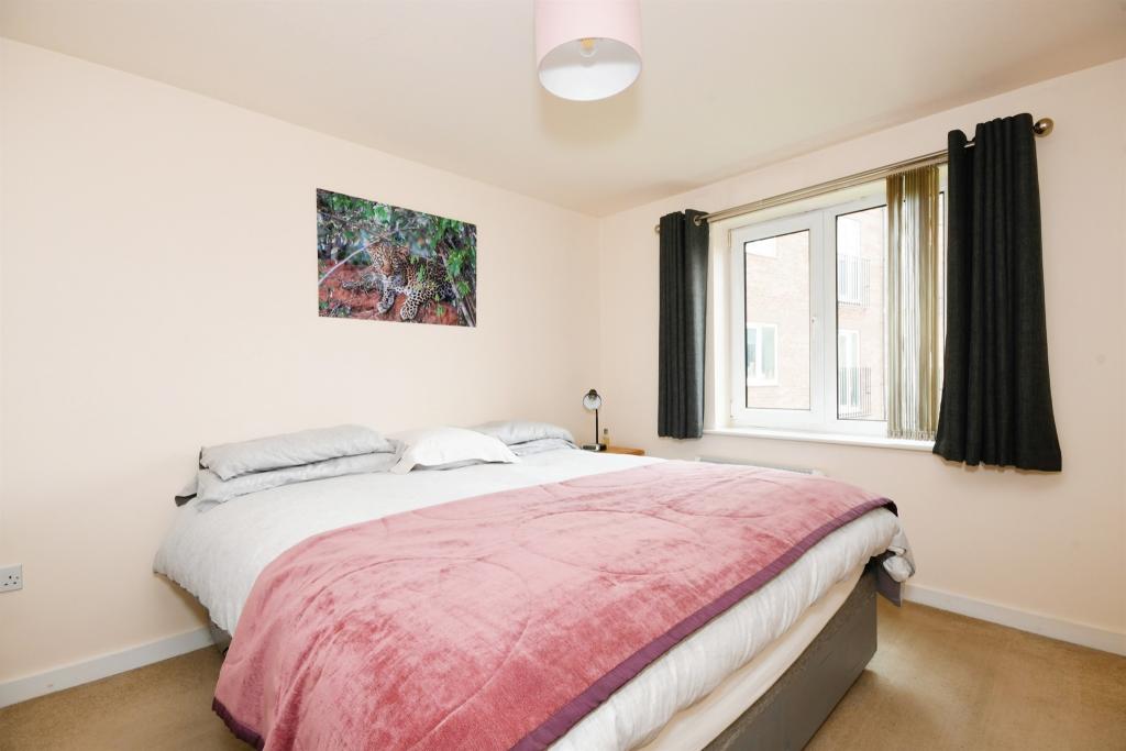 2 bedroom apartment for sale in Tapton Lock Hill, Chesterfield, S41