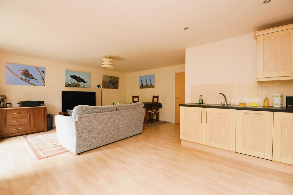 2 bedroom apartment for sale in Tapton Lock Hill, Chesterfield, S41