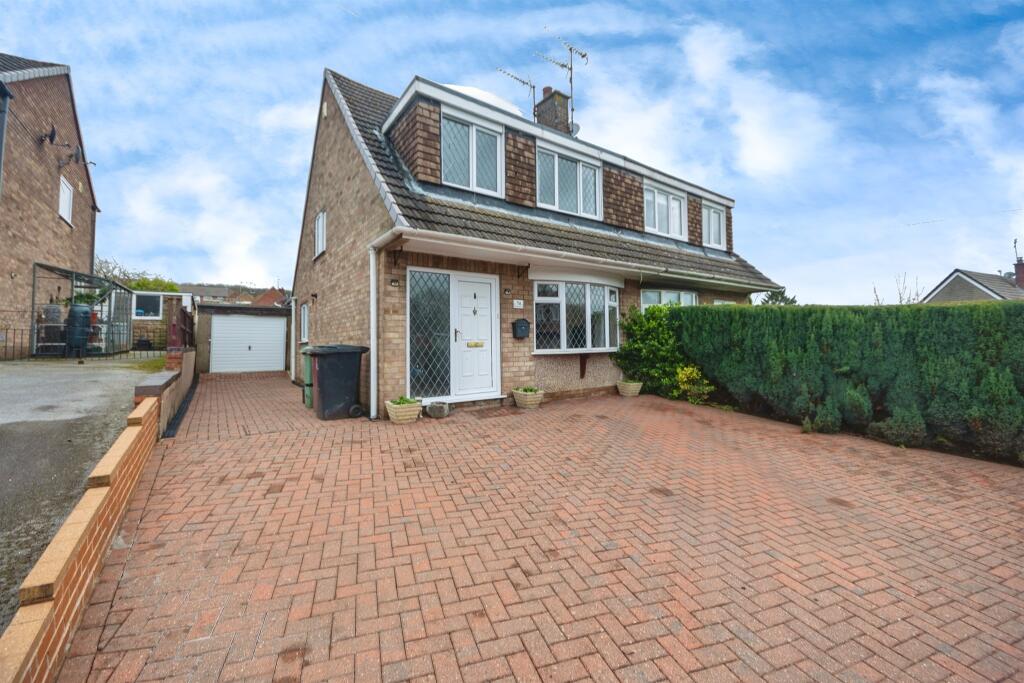 3 bedroom semidetached house for sale in Deerlands Road, Wingerworth