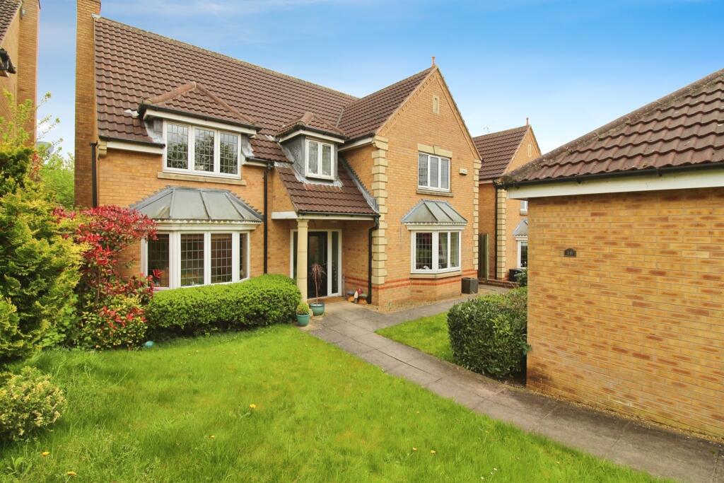 5 bedroom detached house for sale in Cottam Drive, Barlborough