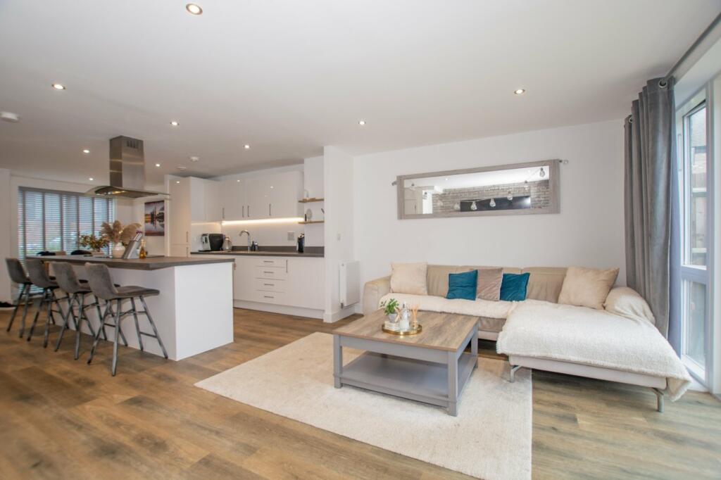 3 bedroom detached house for sale in Belfry Crescent, Channels