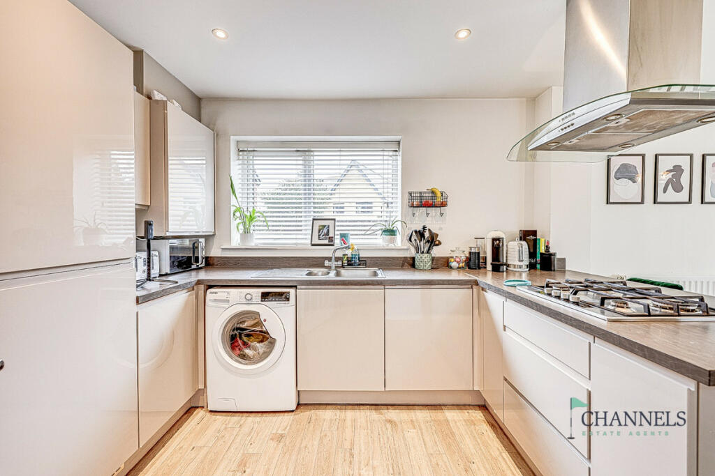 Additional property image - Brassie Wood, Chelmsford, CM3 3