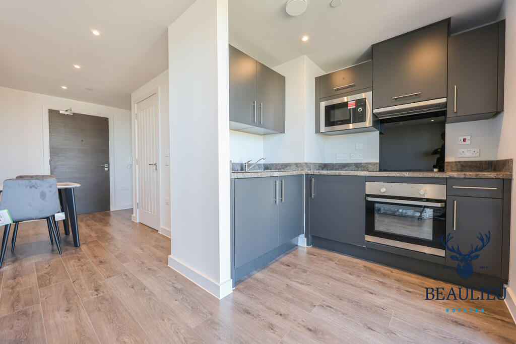 Main image of property: Oxford Road, Luton, LU1 3