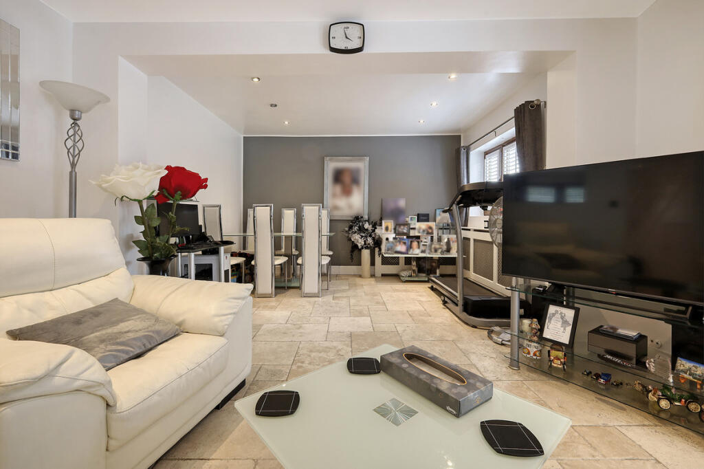 Main image of property: Hazelwood Park Close, Chigwell, IG7 4