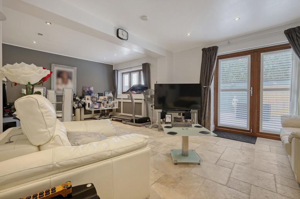 Main image of property: Hazelwood Park Close, Chigwell, IG7 4