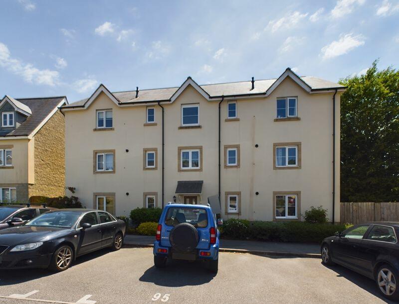 2 bedroom ground floor flat for sale in Penryn Ground floor two