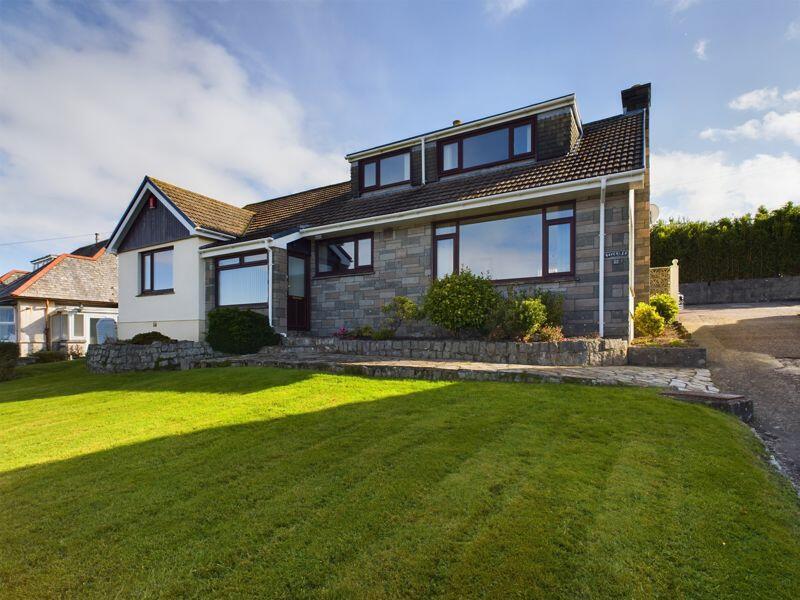 4 bedroom house for sale in Mount Ambrose, Redruth Substantial family