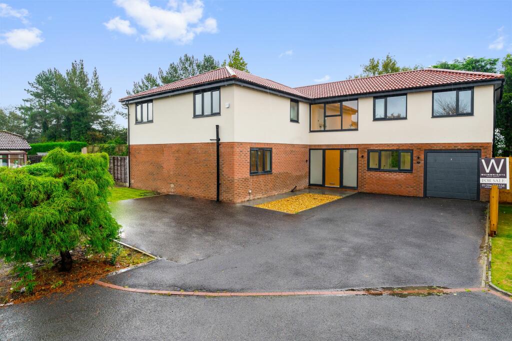 5 bedroom detached house for sale in Beaumaris Close, Haslingden, BB4