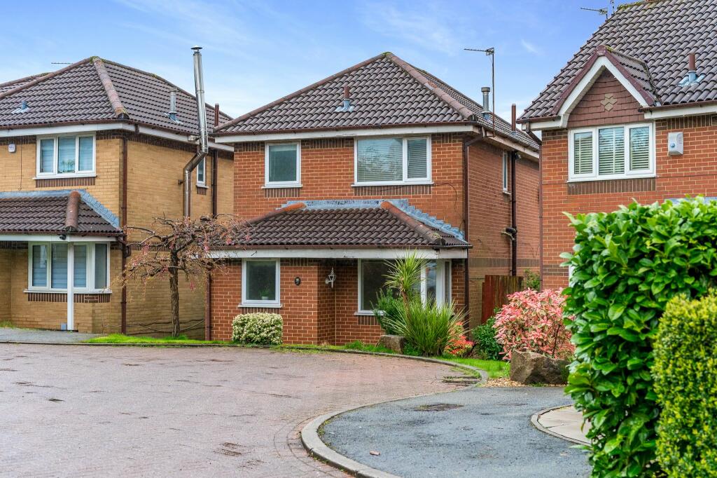 3 bedroom detached house for sale in Bidston Close, Bury, BL8