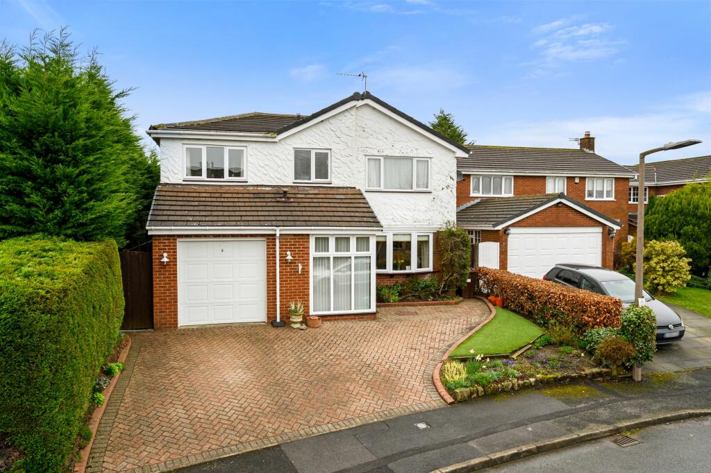 4 bedroom detached house for sale in Larkfield Close, Greenmount, Bury, BL8