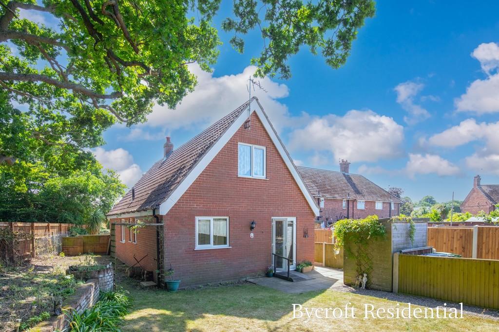 3 bedroom detached house for sale in Church Lane, Bradwell, NR31