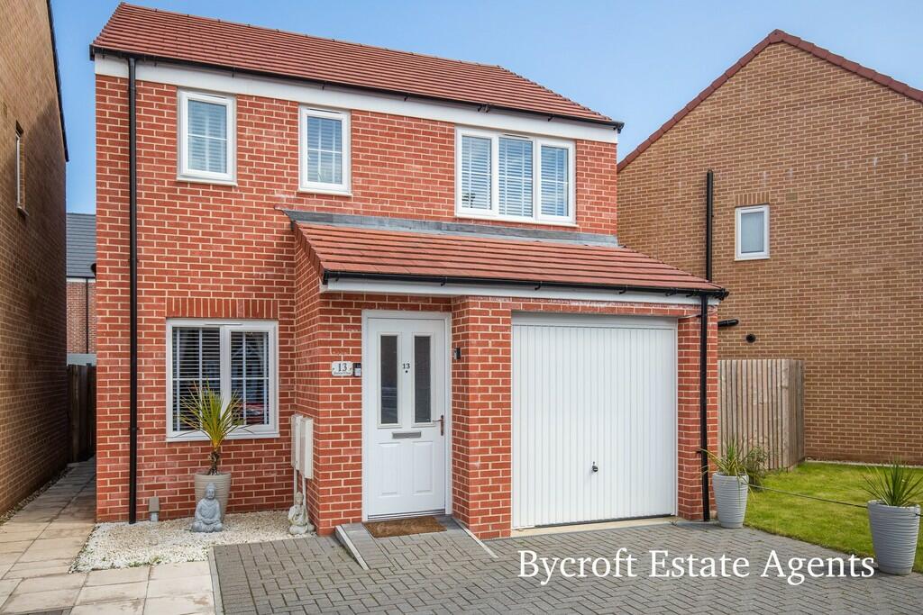 3 bedroom detached house for sale in Breeze Close, Bradwell, NR31
