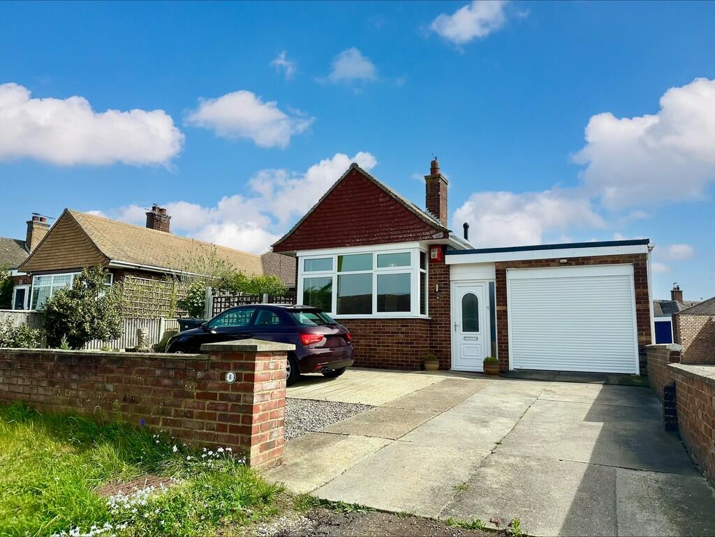 3 bedroom semidetached bungalow for sale in Mill Lane, Bradwell, NR31