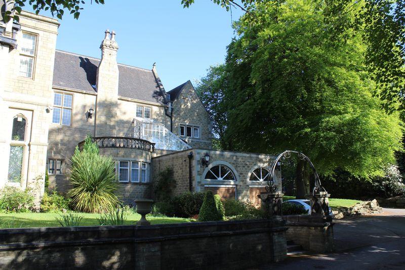 2 bedroom character property for rent in Stoneleigh House, Stoneleigh