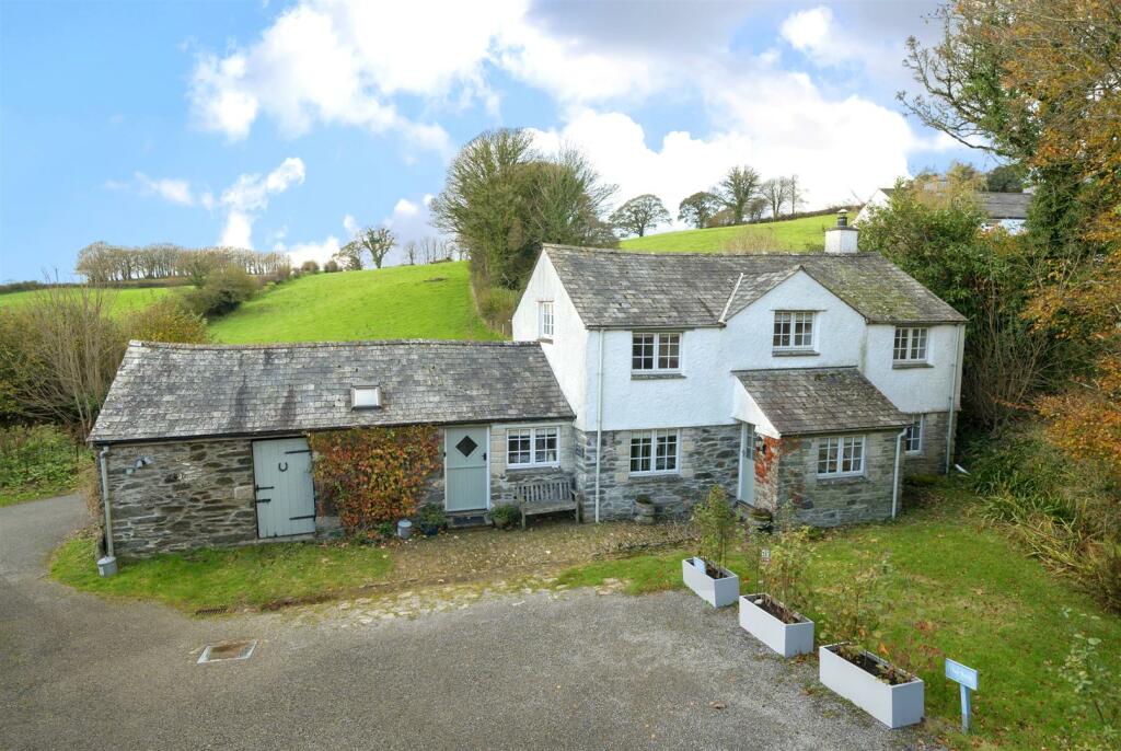 2 bedroom detached house for sale in Chaddlehanger, Lamerton, PL19