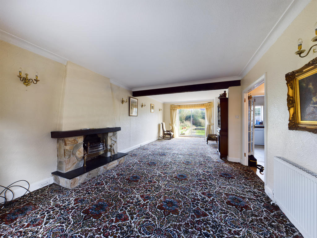 3 bedroom detached house for sale in St Lawrence Drive, Pinner, HA5