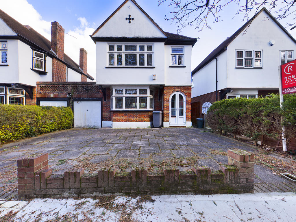 3 bedroom detached house for sale in St Lawrence Drive, Pinner, HA5