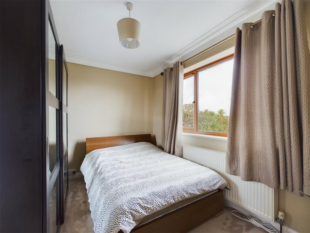 Additional property image - George V Avenue, Worthing, BN11