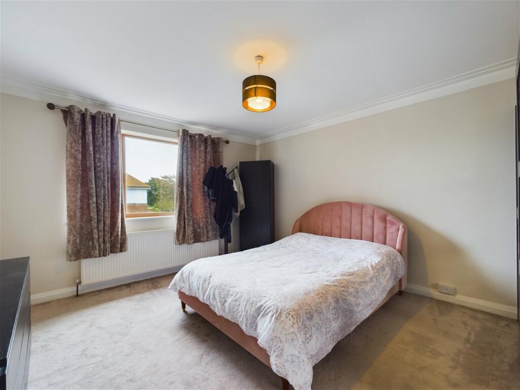 Additional property image - George V Avenue, Worthing, BN11
