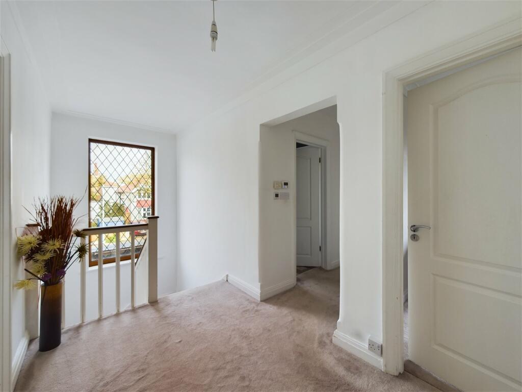 Additional property image - George V Avenue, Worthing, BN11