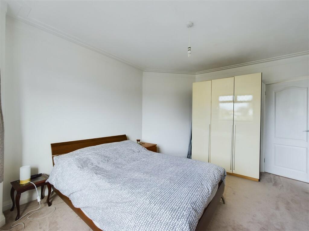 Additional property image - George V Avenue, Worthing, BN11