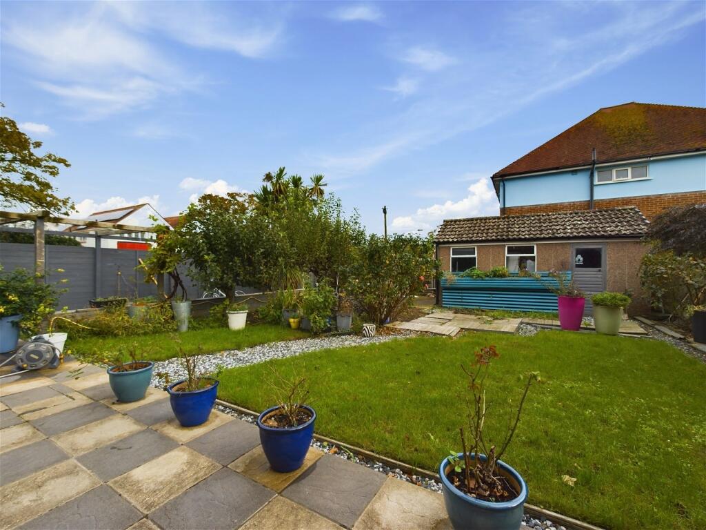 Additional property image - George V Avenue, Worthing, BN11