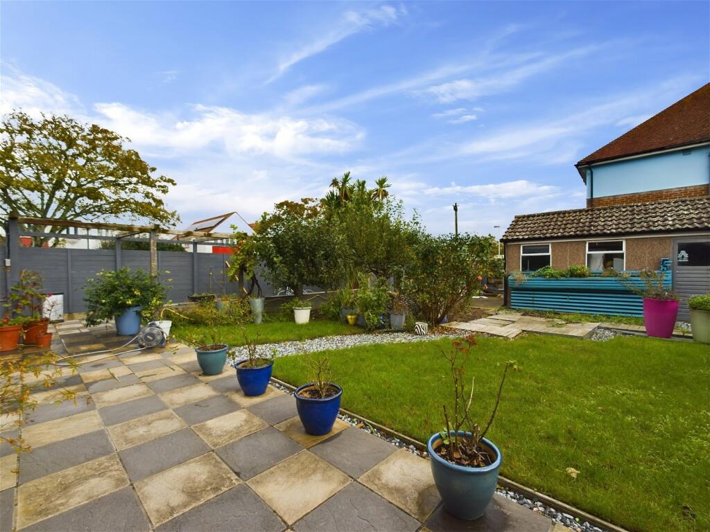 Additional property image - George V Avenue, Worthing, BN11