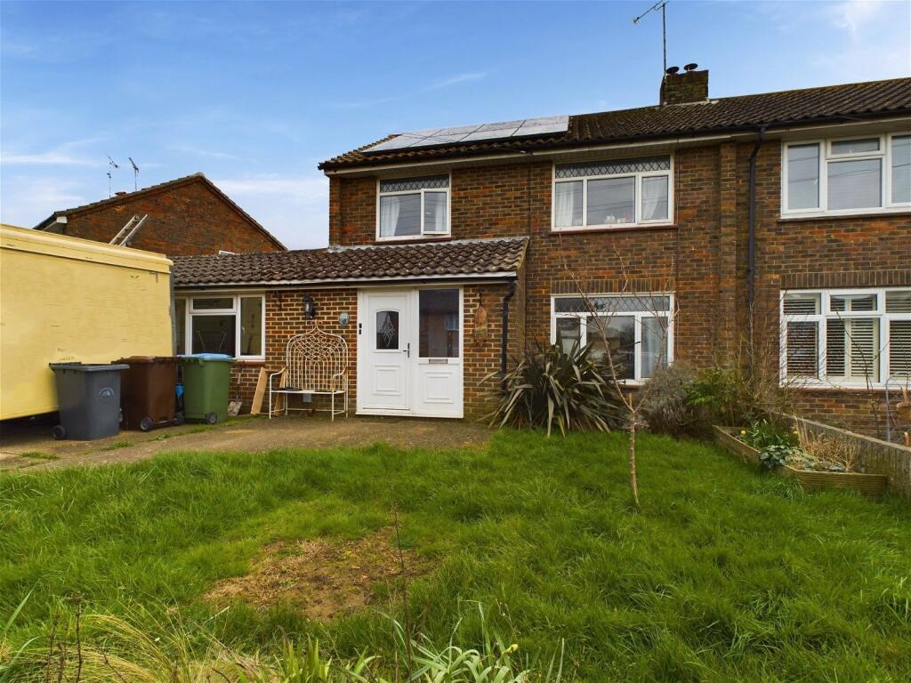 4 bedroom semi-detached house for sale in Meadow Way, Ferring, Worthing, BN12 5LD (, BN12