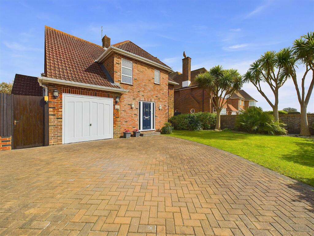 4 bedroom detached house for sale in Chelwood Avenue, Goring-by-Sea, Worthing, BN12 4QP, BN12