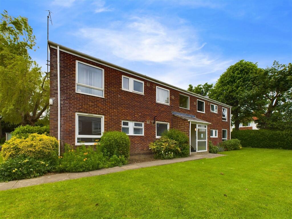 2 bedroom flat for sale in Ripon Court, Pevensey Gardens, Worthing, BN11