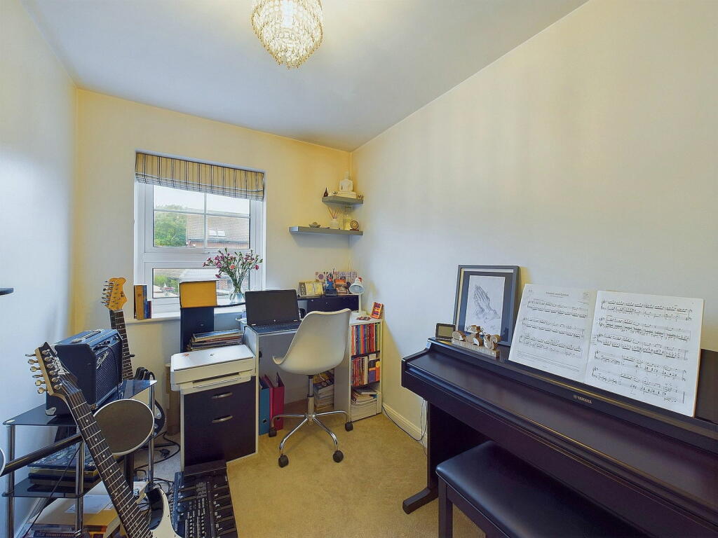 Additional property image - Overton Road, Worthing, BN13