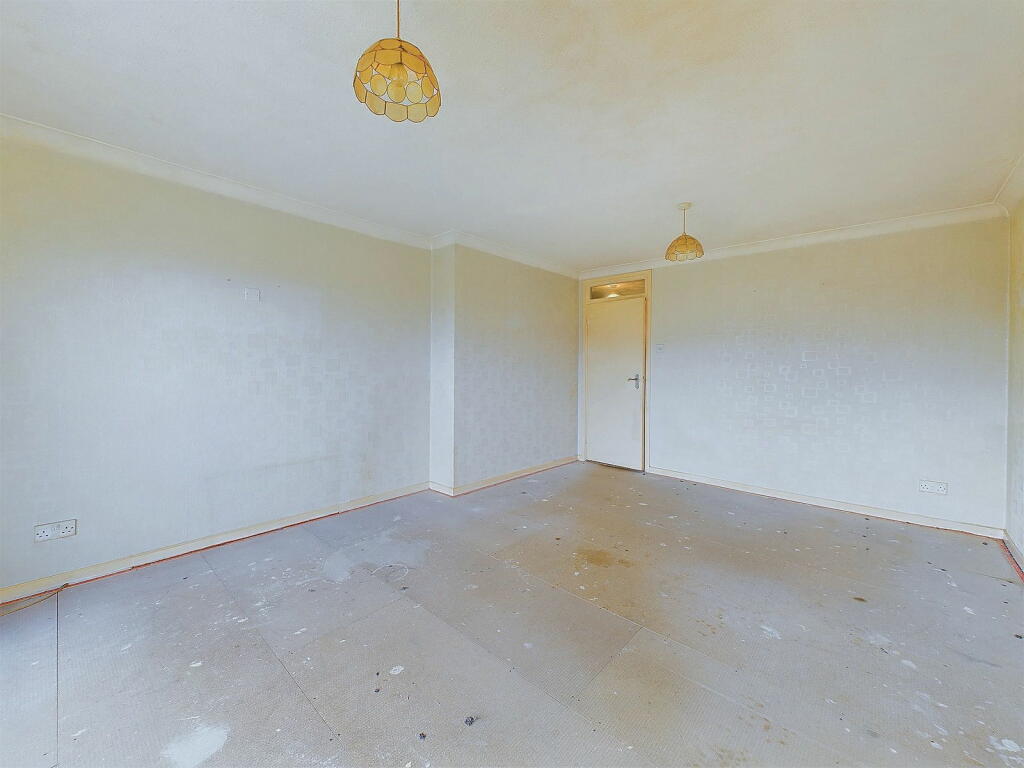 Additional property image - Cardinal Court, Grand Avenue, Worthing, BN11